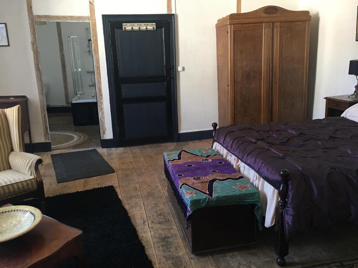 Chambre Sdb Privee Townhouse 26 Chambres D'Hotes Civray Civray  Extérieur photo