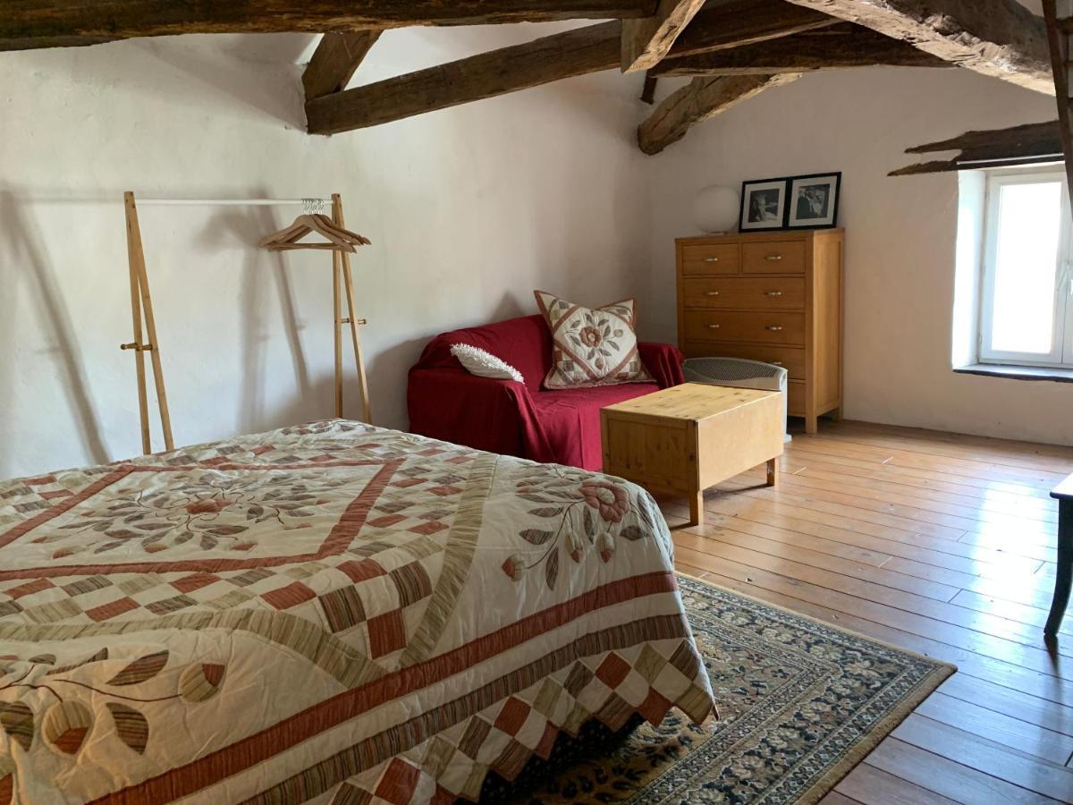 Chambre Sdb Privee Townhouse 26 Chambres D'Hotes Civray Civray  Extérieur photo